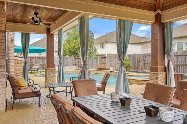 8111 Highland Green Drive Drive, Sugar Land, TX 77479