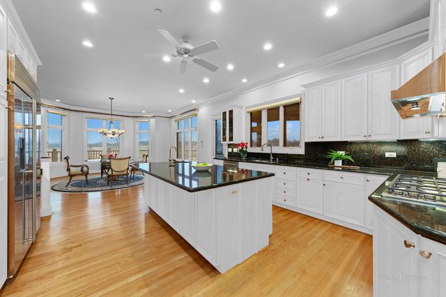 1611 Burr Oak Drive, Libertyville, IL 60048