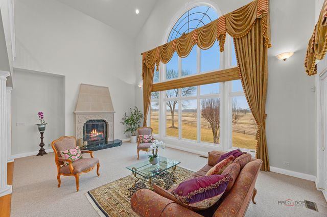 1611 Burr Oak Drive, Libertyville, IL 60048