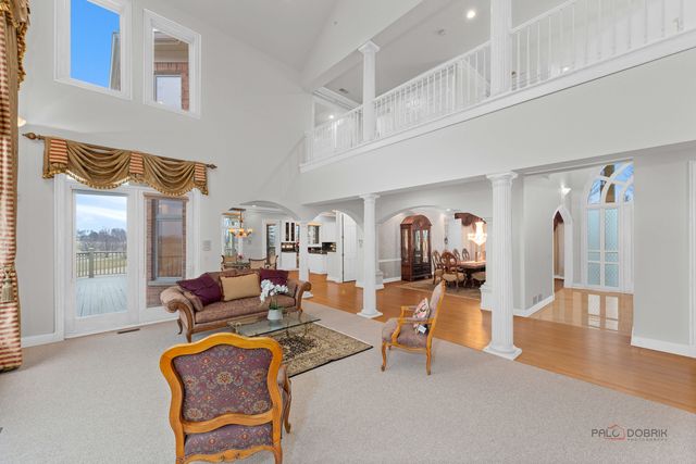 1611 Burr Oak Drive, Libertyville, IL 60048