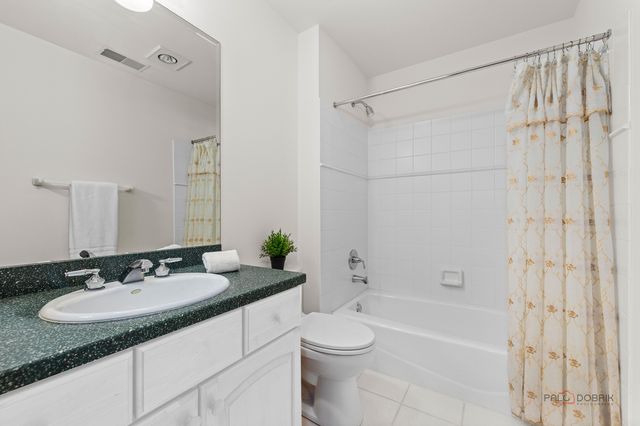 1611 Burr Oak Drive, Libertyville, IL 60048