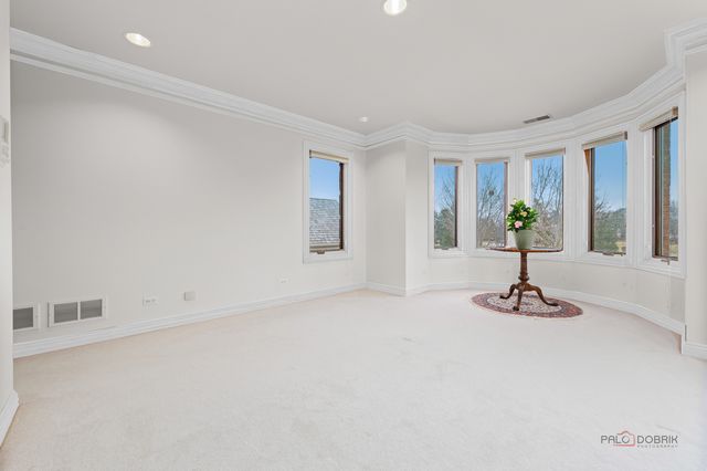 1611 Burr Oak Drive, Libertyville, IL 60048