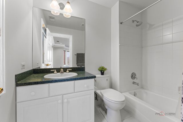 1611 Burr Oak Drive, Libertyville, IL 60048