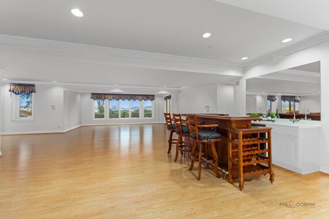 1611 Burr Oak Drive, Libertyville, IL 60048