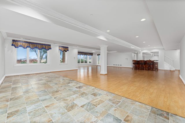 1611 Burr Oak Drive, Libertyville, IL 60048