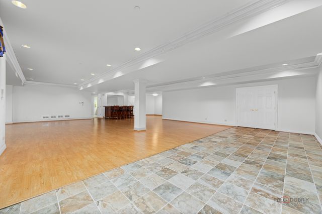 1611 Burr Oak Drive, Libertyville, IL 60048