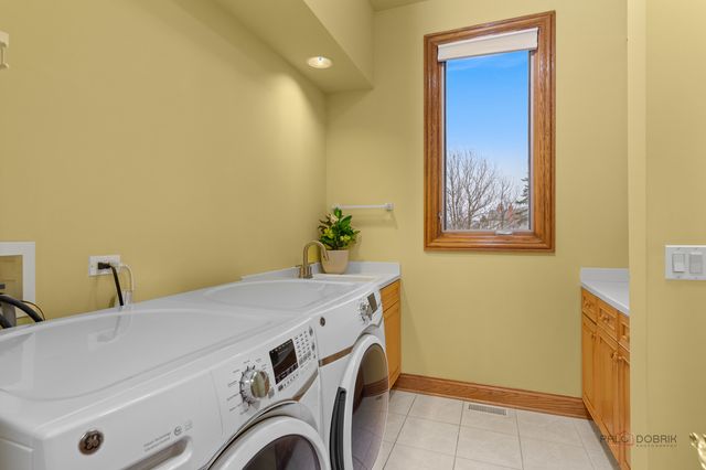 1611 Burr Oak Drive, Libertyville, IL 60048