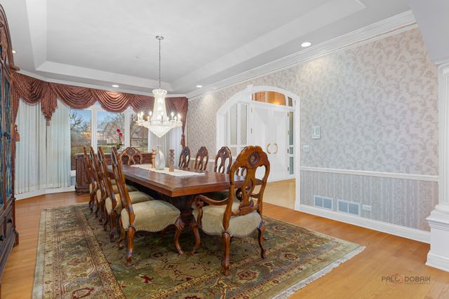 1611 Burr Oak Drive, Libertyville, IL 60048