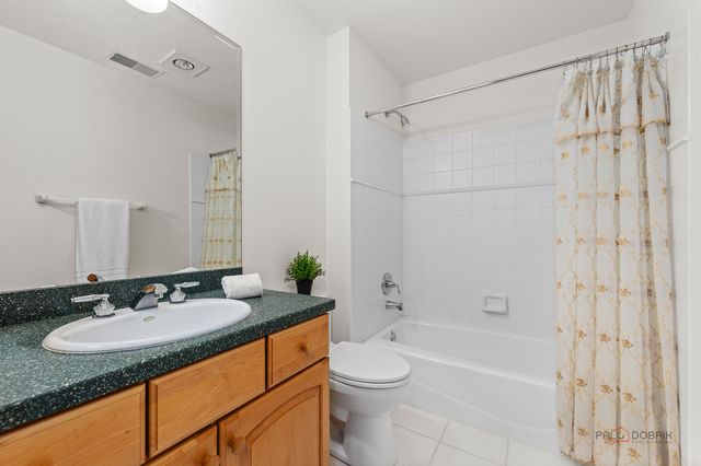 1611 Burr Oak Drive, Libertyville, IL 60048