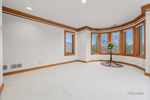 1611 Burr Oak Drive, Libertyville, IL 60048