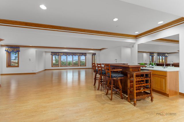 1611 Burr Oak Drive, Libertyville, IL 60048