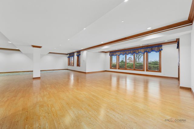 1611 Burr Oak Drive, Libertyville, IL 60048