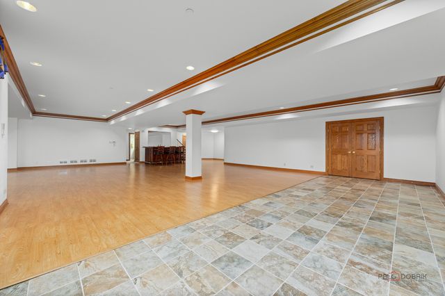 1611 Burr Oak Drive, Libertyville, IL 60048