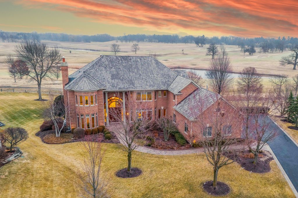 1611 Burr Oak Drive, Libertyville, IL 60048