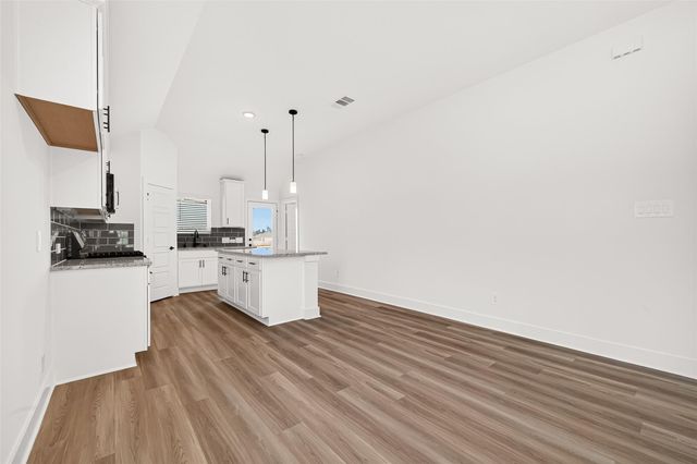 720 Autumn Cherry Trail, Magnolia, TX 77354