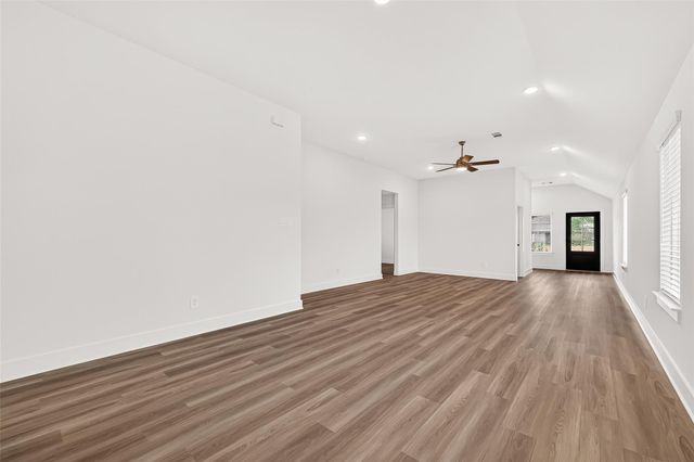 720 Autumn Cherry Trail, Magnolia, TX 77354