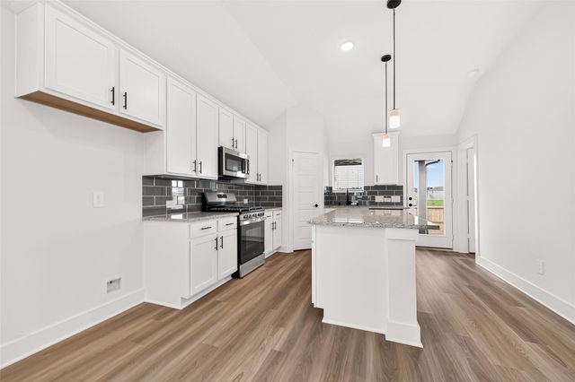 720 Autumn Cherry Trail, Magnolia, TX 77354