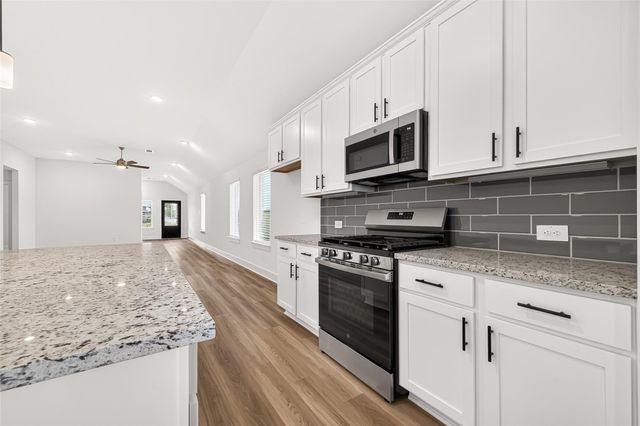 720 Autumn Cherry Trail, Magnolia, TX 77354