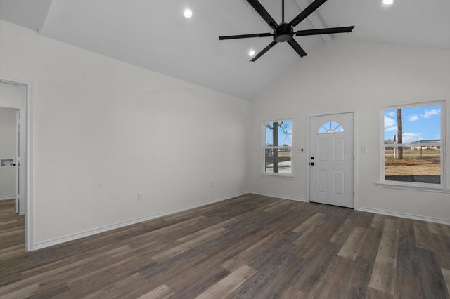 358 Baughman Rd, Kilgore, TX 75662