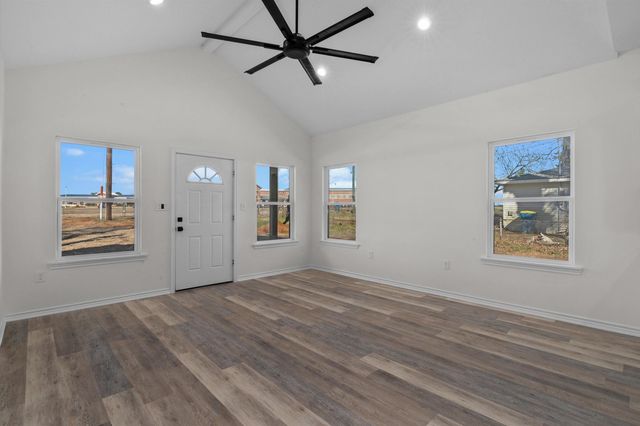 358 Baughman Rd, Kilgore, TX 75662