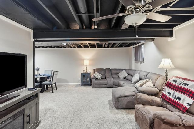200 Greenwood Lane, Trenton, OH 45067