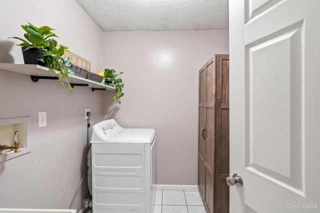 200 Greenwood Lane, Trenton, OH 45067