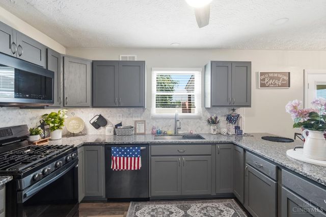 200 Greenwood Lane, Trenton, OH 45067