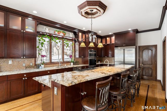 25 Old Road, Westport, CT 06880