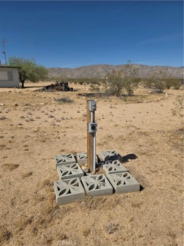 5457 Larrea Road, Landers, CA 92285