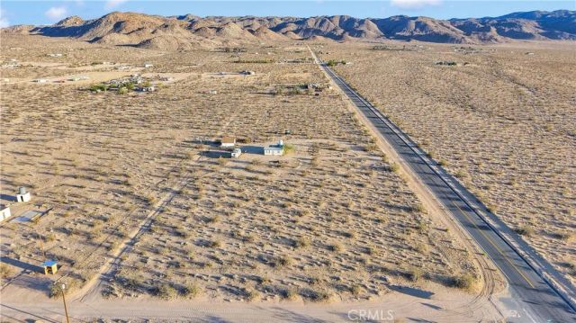 5457 Larrea Road, Landers, CA 92285