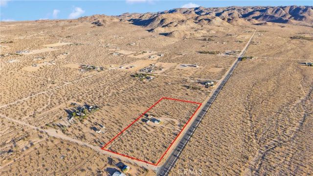5457 Larrea Road, Landers, CA 92285