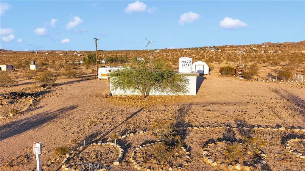 5457 Larrea Road, Landers, CA 92285