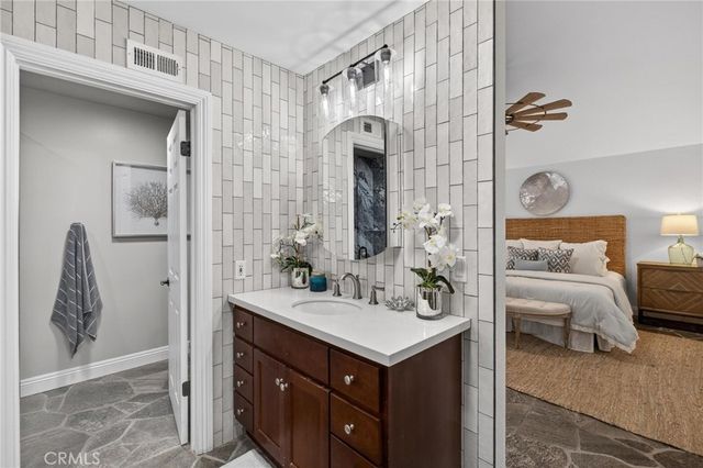 17507 Roslin, Torrance, CA 90504