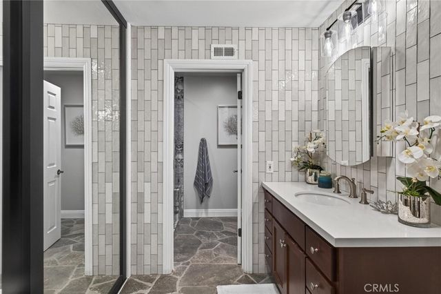 17507 Roslin, Torrance, CA 90504