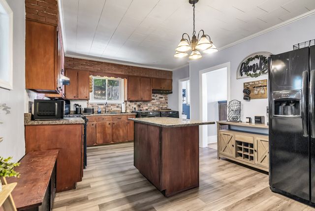 100 Clover St, Worcester, MA 01603