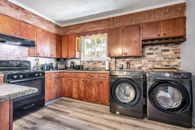 100 Clover St, Worcester, MA 01603