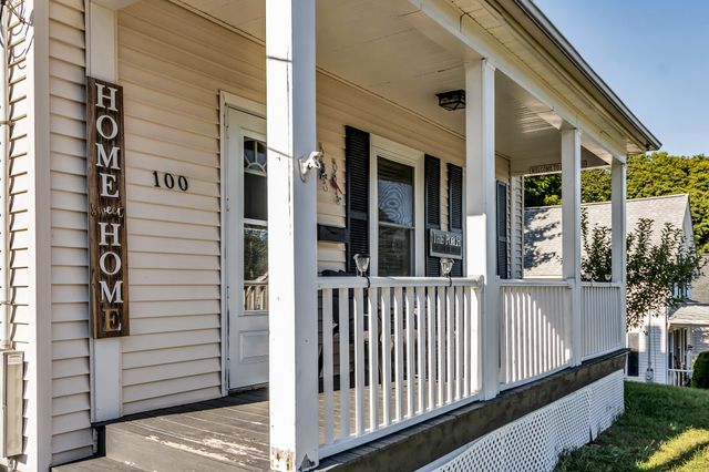 100 Clover St, Worcester, MA 01603