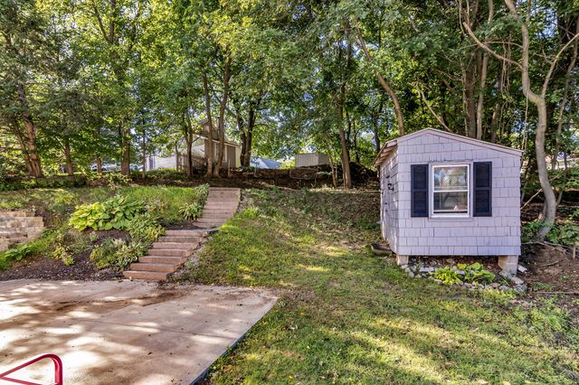 100 Clover St, Worcester, MA 01603