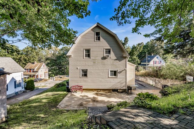 100 Clover St, Worcester, MA 01603