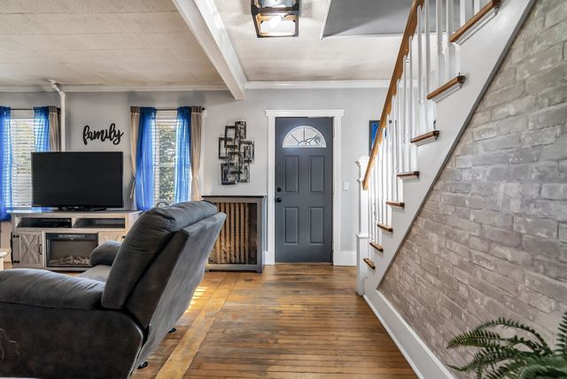 100 Clover St, Worcester, MA 01603