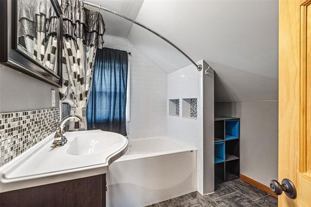 1716 Kilbourn Avenue, Tomah, WI 54660