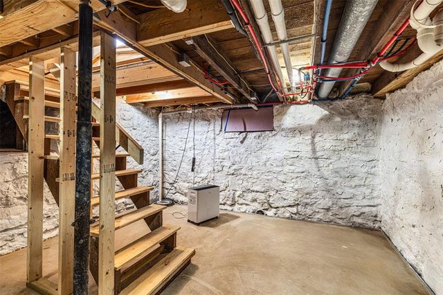 1716 Kilbourn Avenue, Tomah, WI 54660