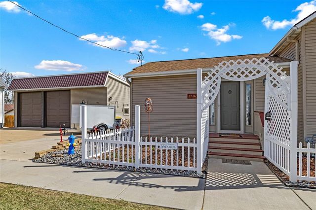 1716 Kilbourn Avenue, Tomah, WI 54660