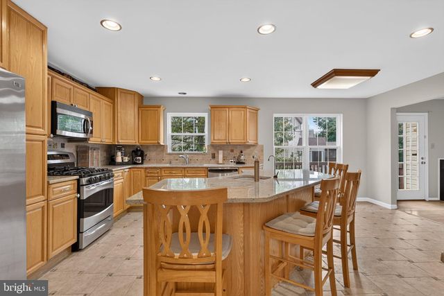 6622 CASTLE BAR CT, Alexandria, VA 22315