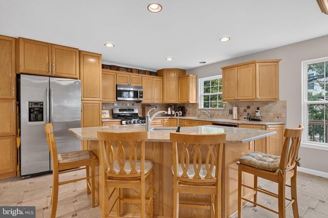 6622 CASTLE BAR CT, Alexandria, VA 22315