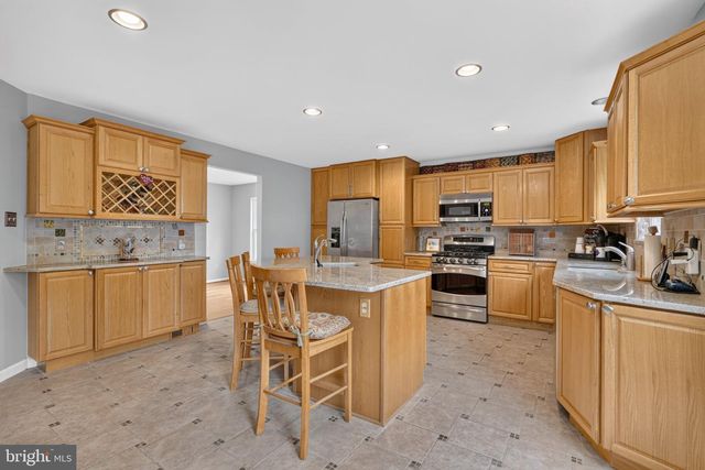 6622 CASTLE BAR CT, Alexandria, VA 22315