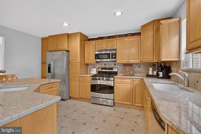 6622 CASTLE BAR CT, Alexandria, VA 22315