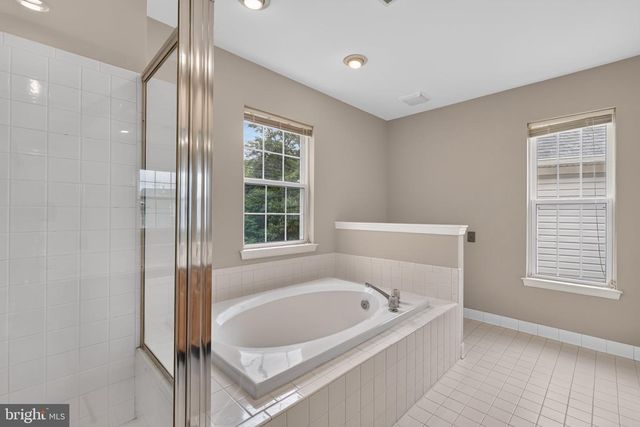 6622 CASTLE BAR CT, Alexandria, VA 22315