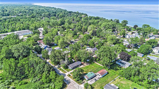 1006 St Joseph Street, South Haven, MI 49090