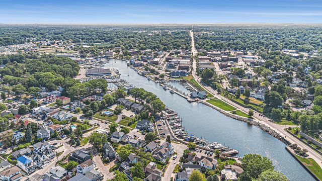 1006 St Joseph Street, South Haven, MI 49090